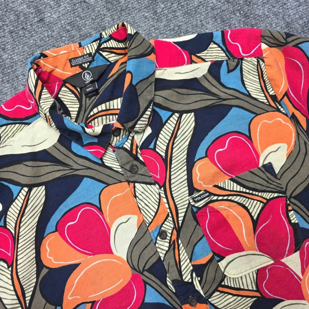 Volcom Men Large Tropical Floral Print Classic Fit Short Sleeve Button Up Shirt
